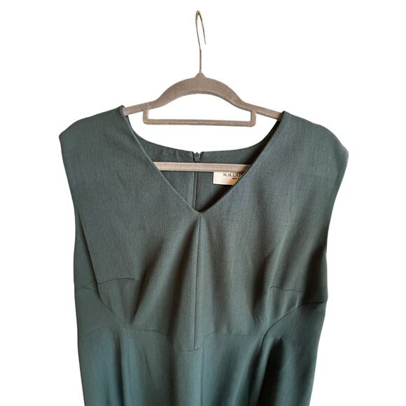 M.M.LaFleur Quiet Luxury Workwear Shift Dress +1 Hunter Green Minimalist Office M.M.LaFleur Quiet Luxury Workwear Shift Dress +1 Hunter Green Minimalist Office